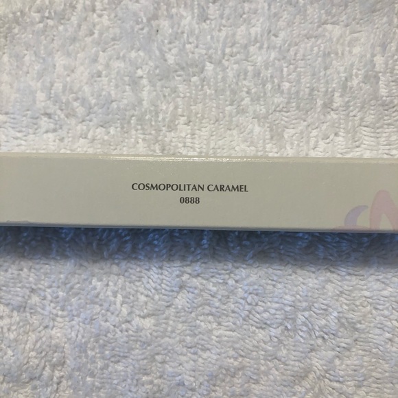 🎉5 for 25🎉 MARY K WATERPROOF LIP CRAYON-CARAMEL - Picture 4 of 4